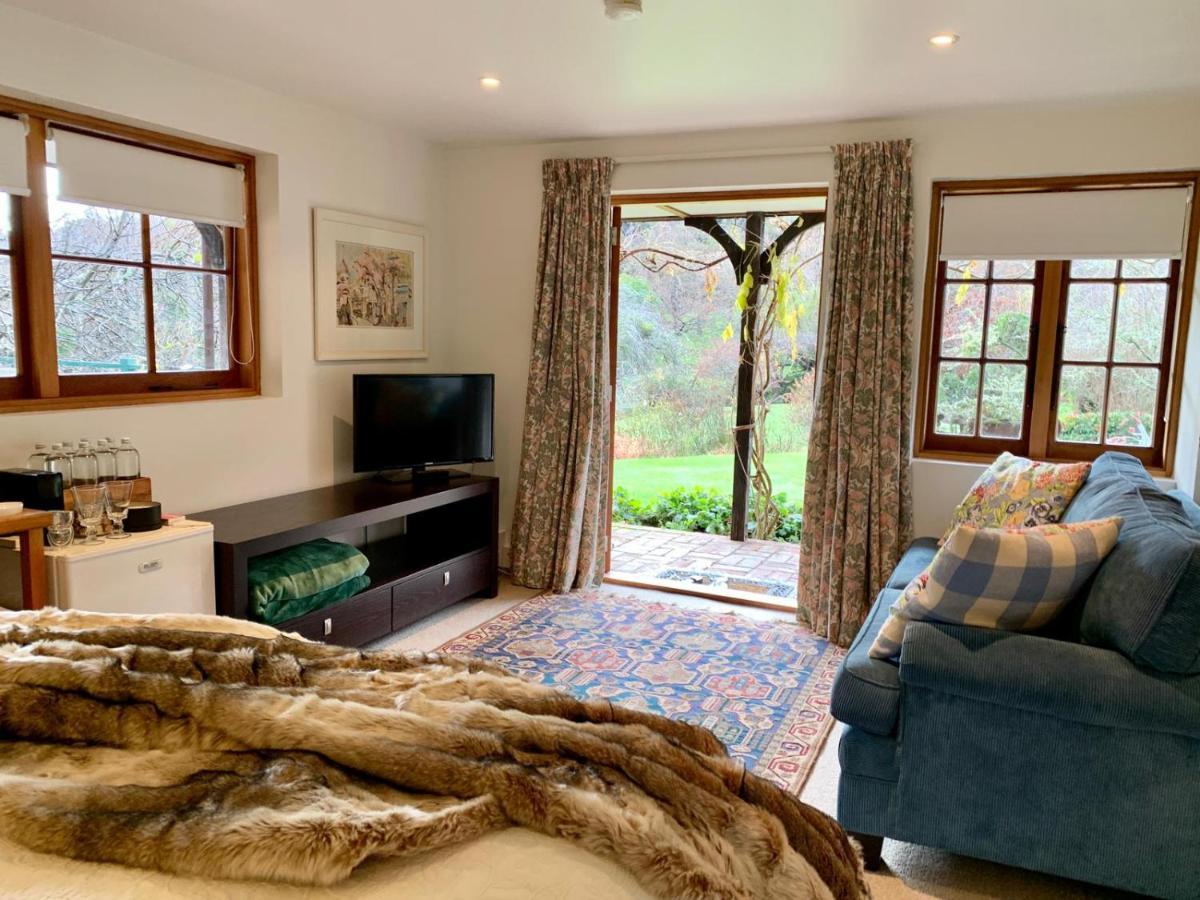 Mill Cottage - Boutique Accommodation And Garden Akaroa Dış mekan fotoğraf