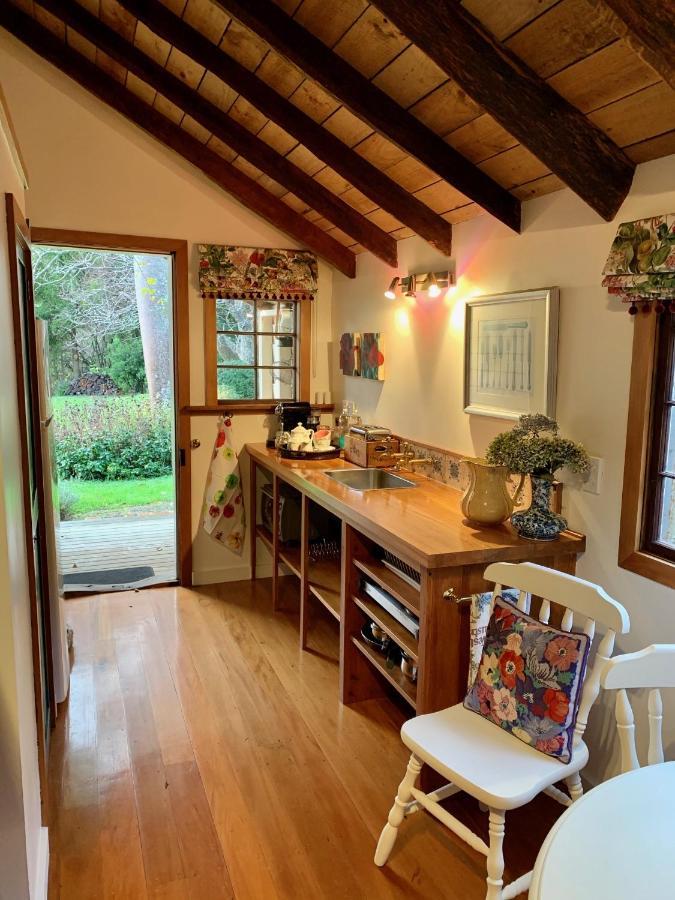 Mill Cottage - Boutique Accommodation And Garden Akaroa Dış mekan fotoğraf
