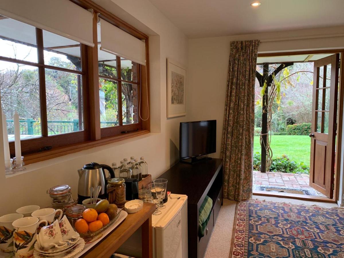 Mill Cottage - Boutique Accommodation And Garden Akaroa Dış mekan fotoğraf